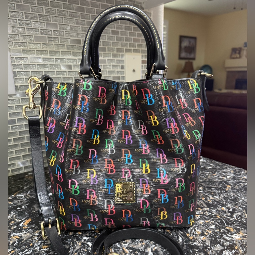 DOONEY & BOURKE DB75 
Multicolor Small Barlow Satchel